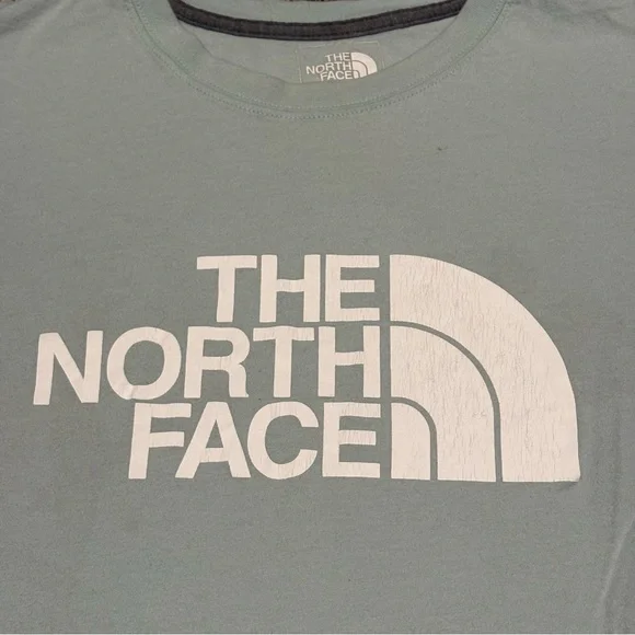 The North Face Men's Green Short Sleeve Tee - Picture 3 of 10